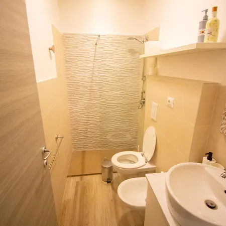 Meda's House - Cozy Modern Flat Apartamento